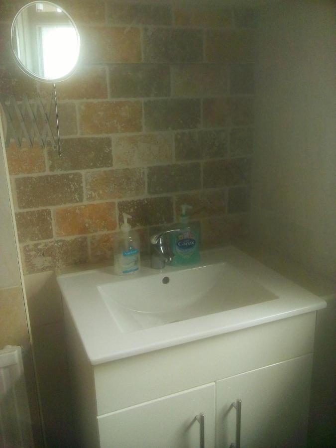 The Principality 2 Singles Bedroom Cardiff Exterior foto
